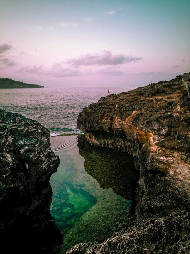 Nusa Penida Island Tour: Kelingking Cliff, Angel's Billabong, Broken Beach, Crystal Bay and local lunch.